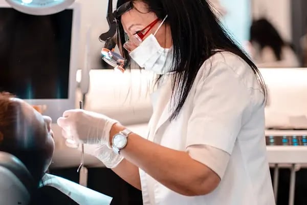Bodrum Dental Ağız ve Diş Sağlığı Polikliniği Alev Kumbaracı - Resim 1