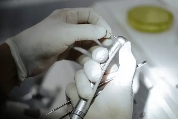 Bodrum Dental Ağız ve Diş Sağlığı Polikliniği Alev Kumbaracı - Resim 20