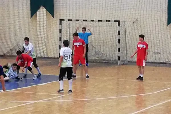 Hüdavendigar Kapalı Spor Salonu - Resim 9