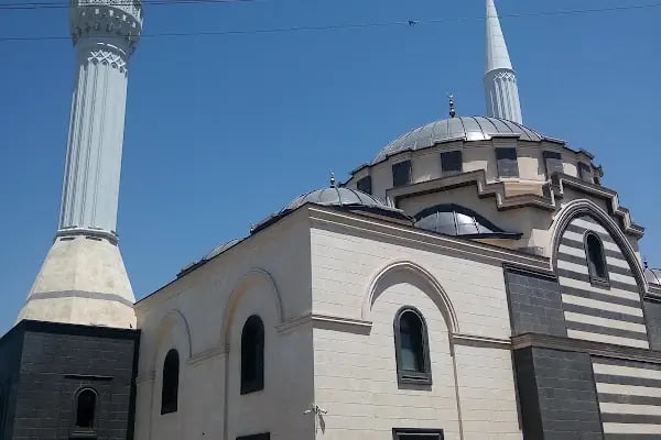 Göllüce Cami - Resim 1