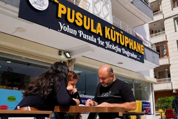 Pusula kütüphanesi Diyarbakır - Resim 7