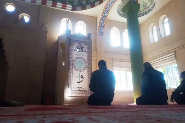 Aladağ Merkez Cami - Resim 18
