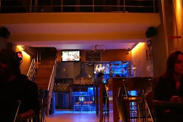 Cheers Bar - Resim 2