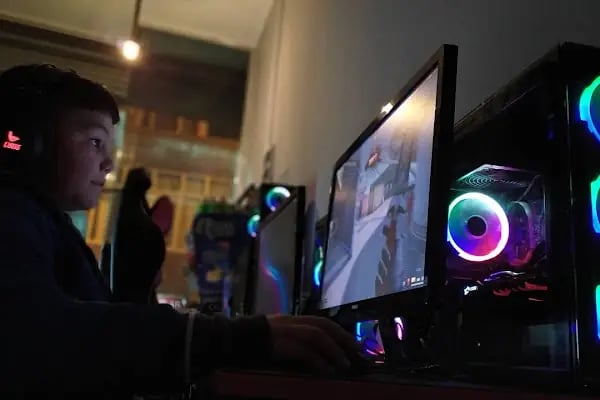 oN7 playstation cafe - Resim 11