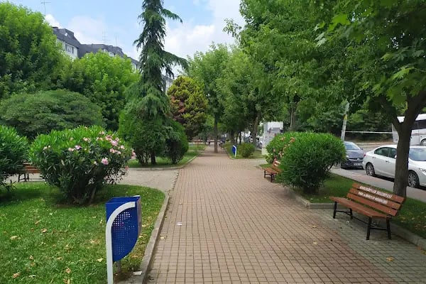Altınyıldız Semt Havuzu Ve Bilgi Evi - Resim 9
