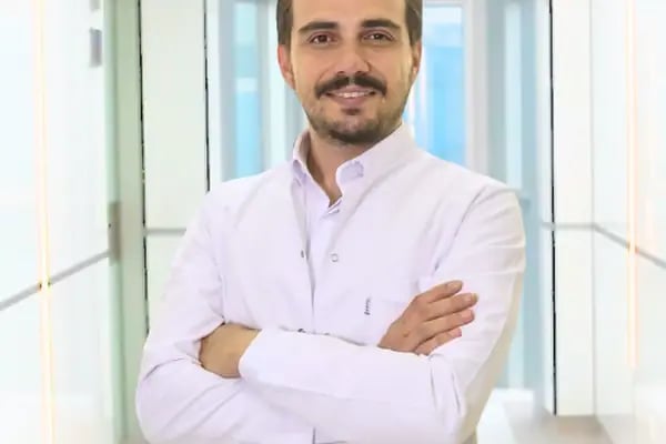 Op. Dr. Batuhan Kartal - Resim 1