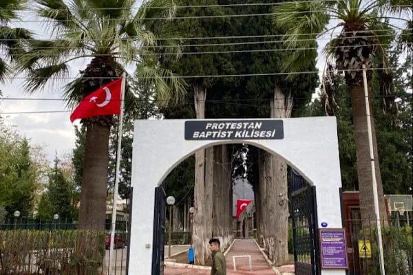 Protestan Baptist Kilisesi - Resim 7