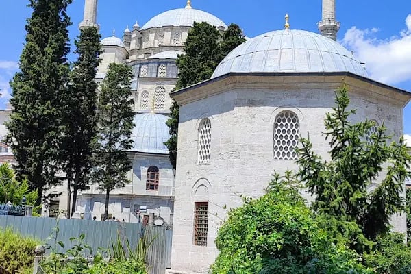 Gülbahar Hatun Türbesi - Resim 5