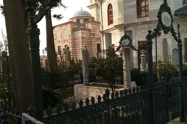 Gülbahar Hatun Türbesi - Resim 16