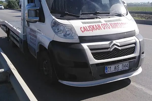 Ceyhan Oto Çekici ve Çalışkan Oto Tamir - Resim 2