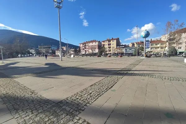 Akşehir Dünyanın Ortası Anıtı - Resim 5