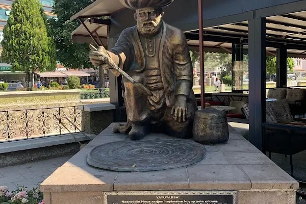 Akşehir Dünyanın Ortası Anıtı - Resim 14