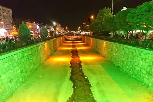 Akşehir Dünyanın Ortası Anıtı - Resim 11