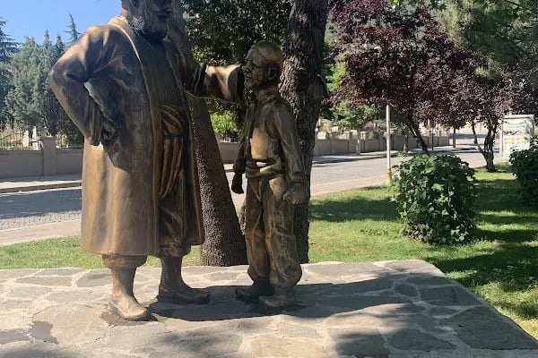Akşehir Dünyanın Ortası Anıtı - Resim 7