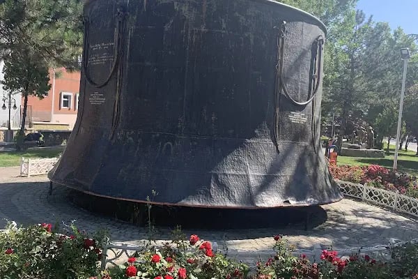 Akşehir Dünyanın Ortası Anıtı - Resim 6