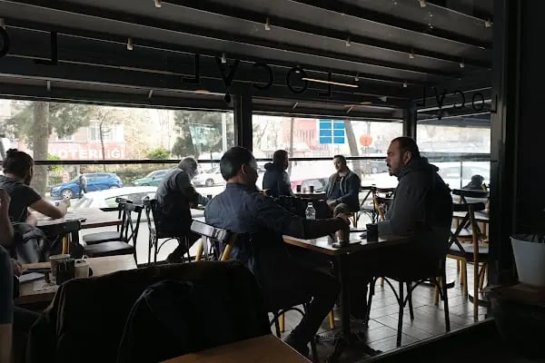 Local Coffee - Resim 6