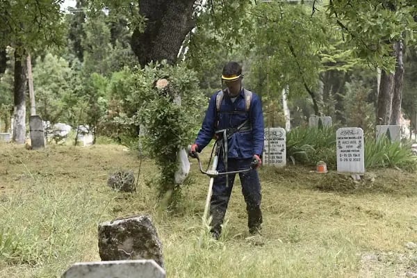 Dursunbey Mezarlığı - Resim 14