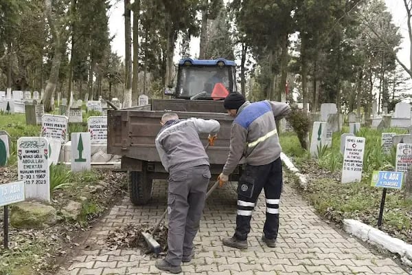 Dursunbey Mezarlığı - Resim 18
