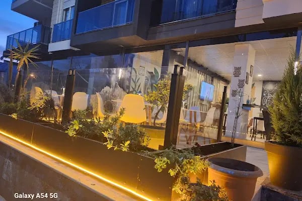 EMJOY CAFE - Resim 14