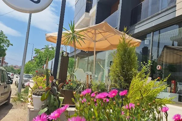 EMJOY CAFE - Resim 4