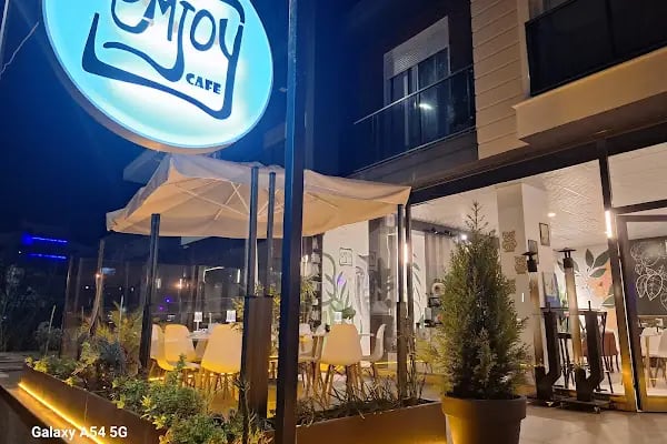 EMJOY CAFE - Resim 2