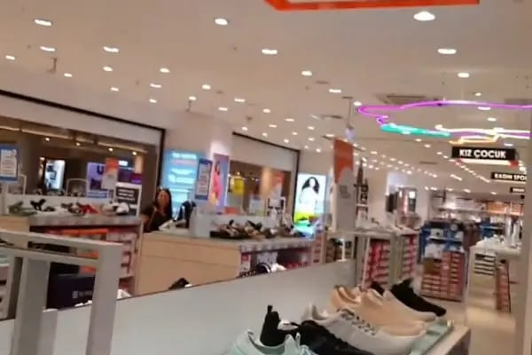 FLO Outlet Bağcılar 212 AVM Mağazası - Resim 20