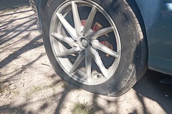 Ömer GÜÇLÜ Oto Lastik Jant Akü Yağ Balata Bakım 7/24 Yol Yardım - Resim 12