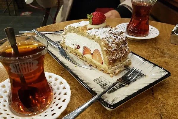 Gazioğlu Pastahanesi - Resim 2