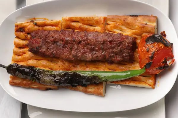 Adıyaman Çiğköftecisi &amp; Dondurma &amp; Vuslat Çay Evi - Resim 6