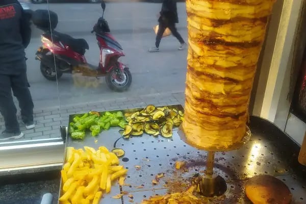 SEBZELİ DÖNER 16 BAYRAM USTA - Resim 2