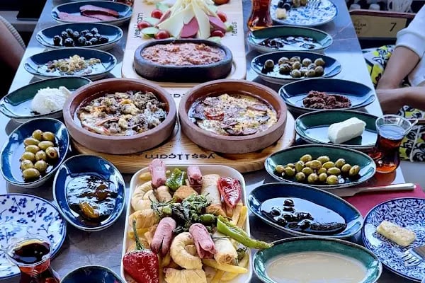 Yeşilçam Teras Cafe - Resim 11