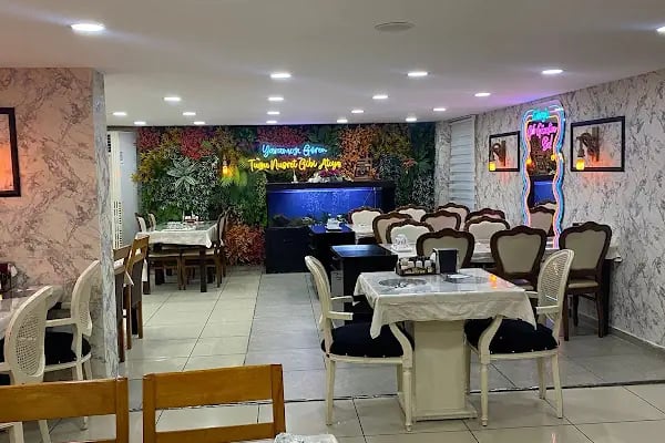 Akropol Cafe &amp; Bistro - Resim 2