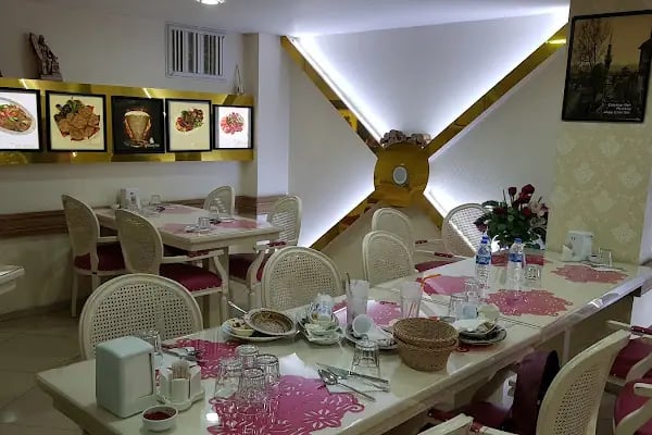 Akropol Cafe &amp; Bistro - Resim 15