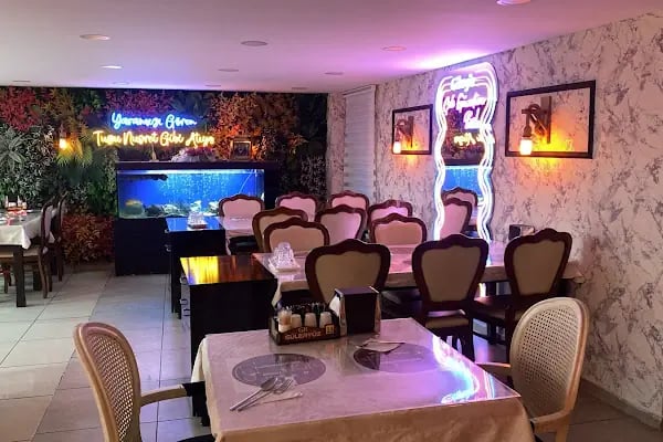 Akropol Cafe &amp; Bistro - Resim 5