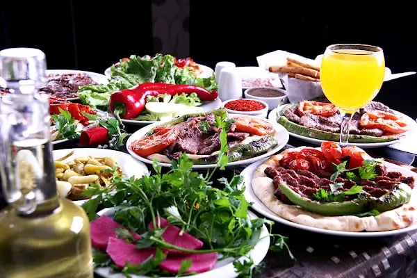 Akropol Cafe &amp; Bistro - Resim 3