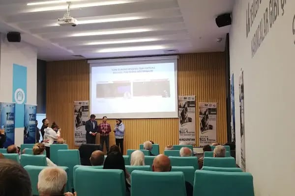 Mümine Şeremet Uyumayan Kütüphanesi - Resim 10