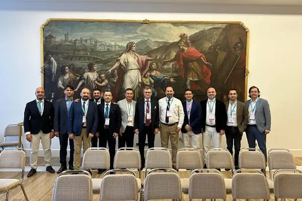 Prof. Dr. Kerem Canbora - İstanbul Ortopedi ve Travmatoloji Uzmanı - Resim 2