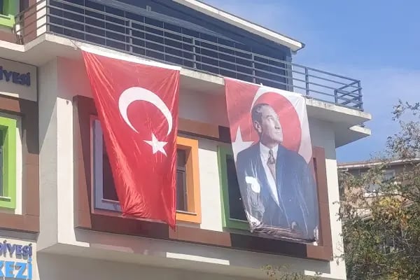 KÜÇÜKÇEKMECE BELEDİYESİ GENÇLİK MERKEZİ - Resim 8
