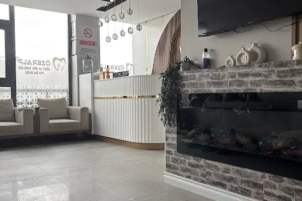Özel Özeralp Ağız ve Diş Sağlığı Polikliniği - Resim 5