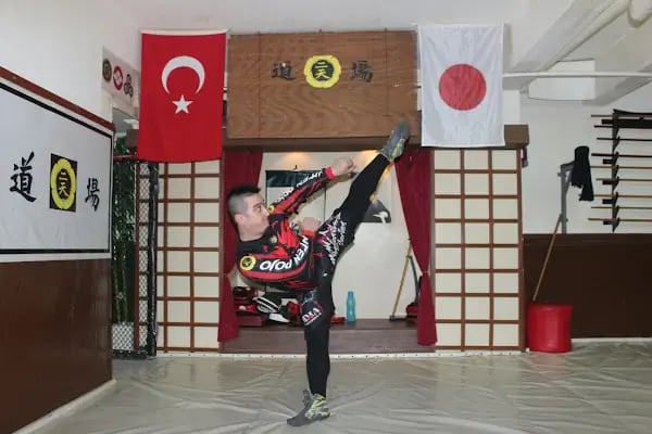 Konya MMA Krav Maga Jiu Jitsu Muay Thai K1 Kick Box Boks UFC Judo Grapling Niten Dojo Spor Kulübü - Resim 1