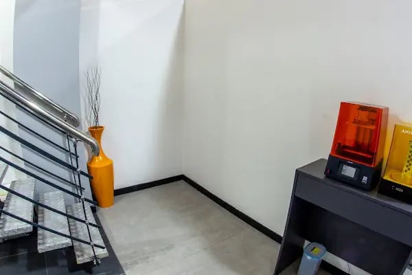Moondent Diş Polikliniği : İmplant, Zirkonyum, Lamine Yaşamkent Diş Kliniği - Resim 6