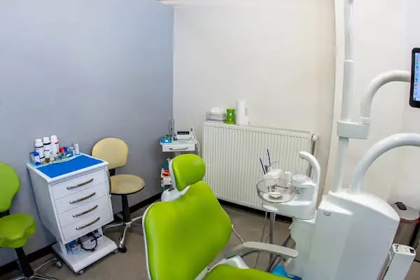 Moondent Diş Polikliniği : İmplant, Zirkonyum, Lamine Yaşamkent Diş Kliniği - Resim 4