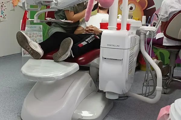 AvrupaDiş Avcılar Ağız ve Diş Sağlığı Polikliniği - Resim 14