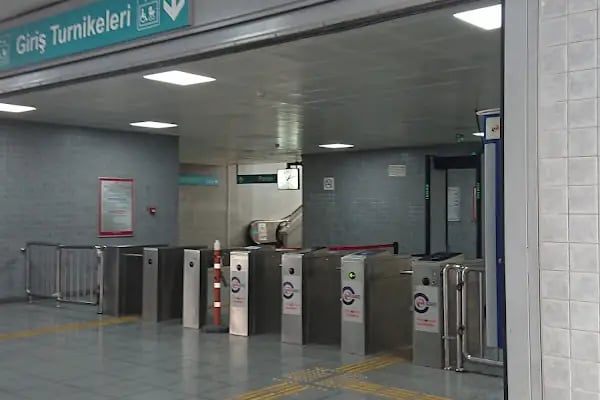 İzban Semt Garajı İstasyonu - Resim 12
