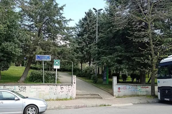 Kaybedenler Kulübü Parkı - Resim 8