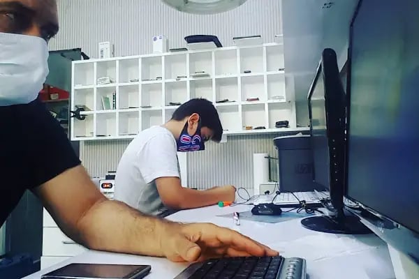 ÖZPOLAT İLETİŞİM GSM TEKNİK SERVİS - Resim 1