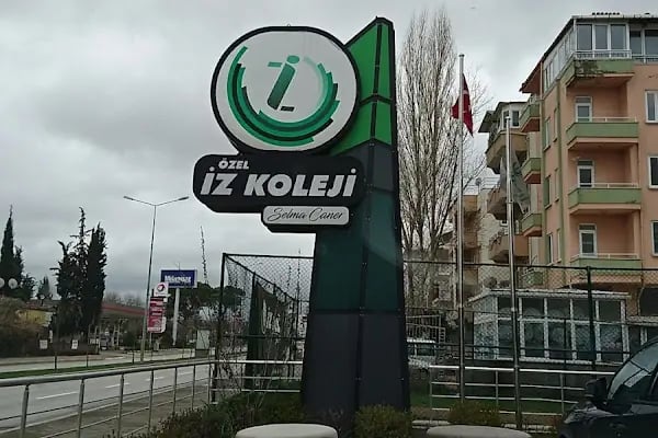 Balıkesir Özel İz Koleji Selma Caner Ortaokulu - Resim 2