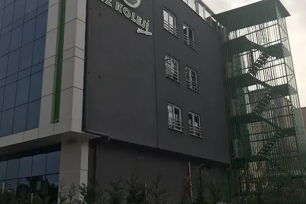 Balıkesir Özel İz Koleji Selma Caner Ortaokulu - Resim 7