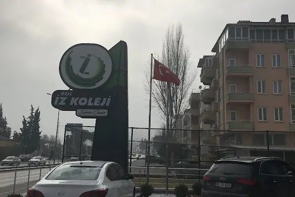 Balıkesir Özel İz Koleji Selma Caner Ortaokulu - Resim 5