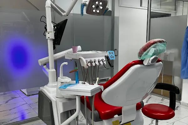 Özel İzmirdiş Ağız ve Diş Sağlığı Polikliniği Balçova Şube - İzmir Zirkonyum Porselen Diş Hekimi - Resim 13